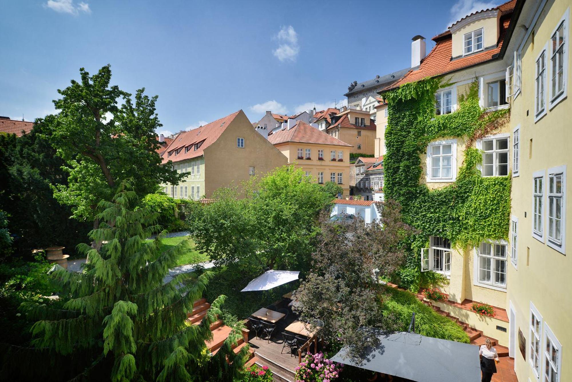 Hotel At The Green Grape Prag Eksteriør billede