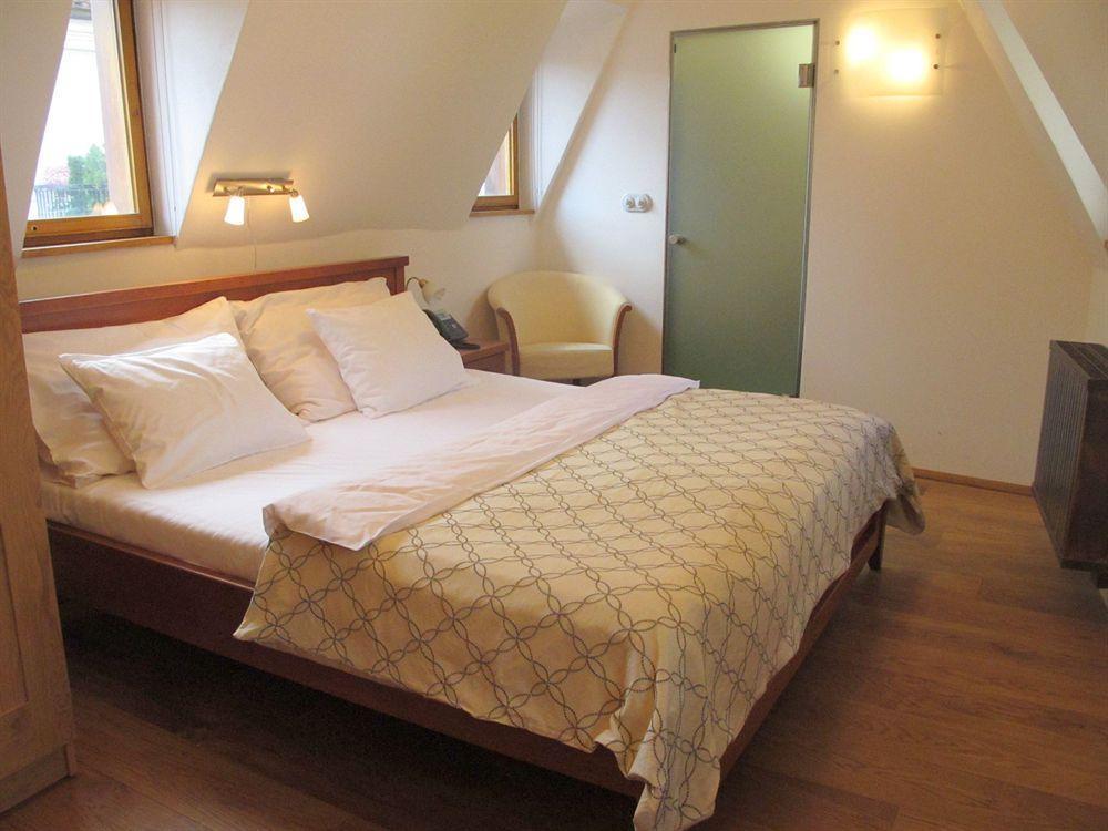 Hotel At The Green Grape Prag Eksteriør billede